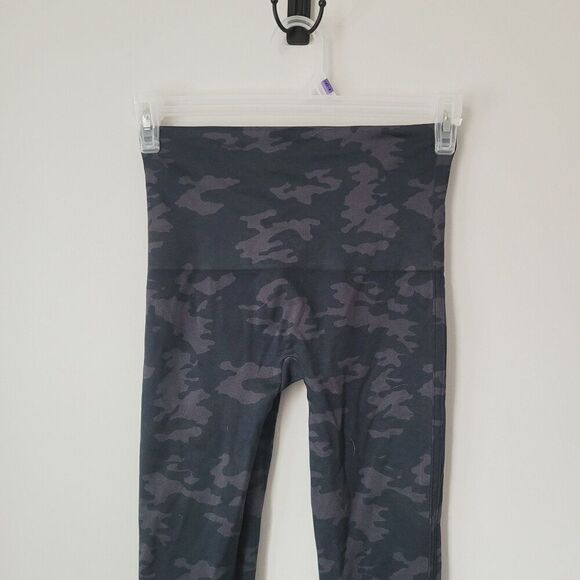 Spanx Look at Me Now Seamless Leggings in Black & Grey Camo Size XL - Picture 5 of 8